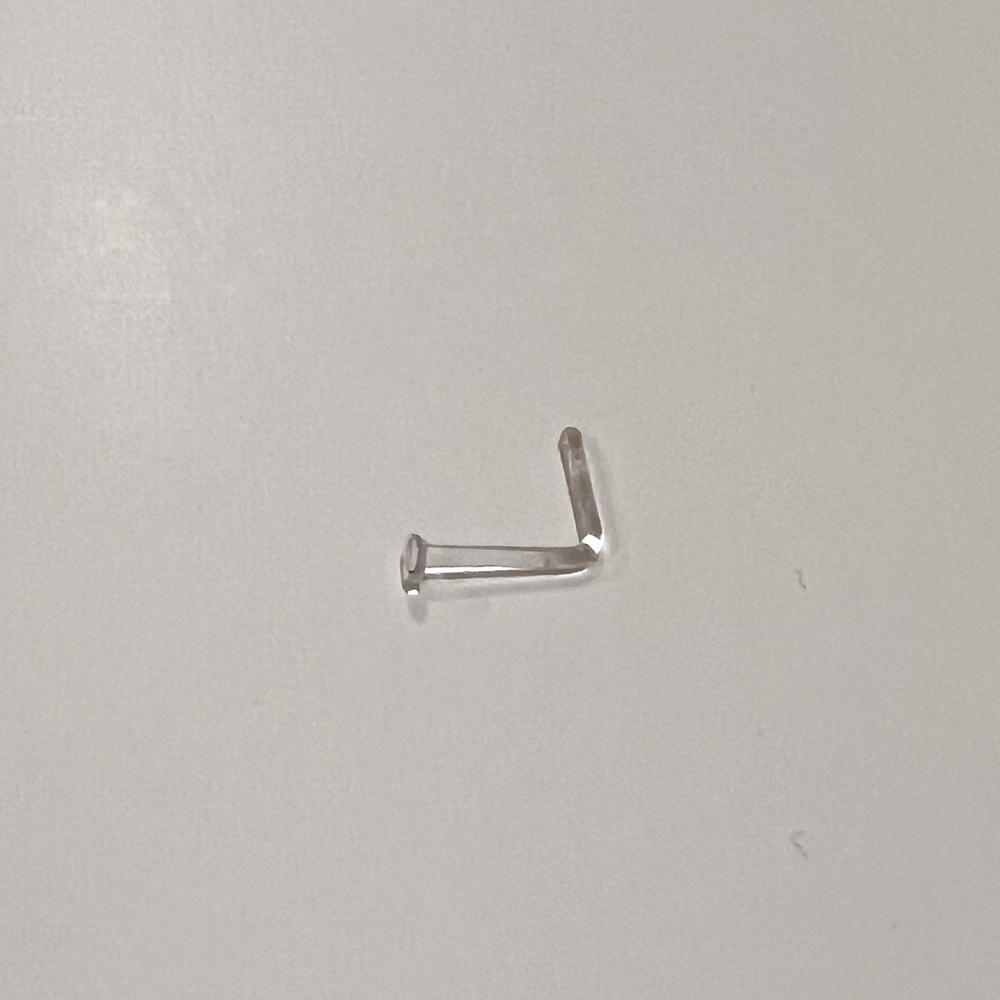 18g GLASS L-BEND RETAINER (1) *only used once